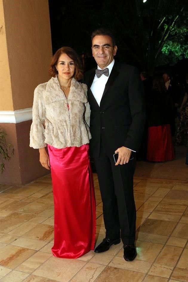 Gabriela Elizondo y Antonio Marcos