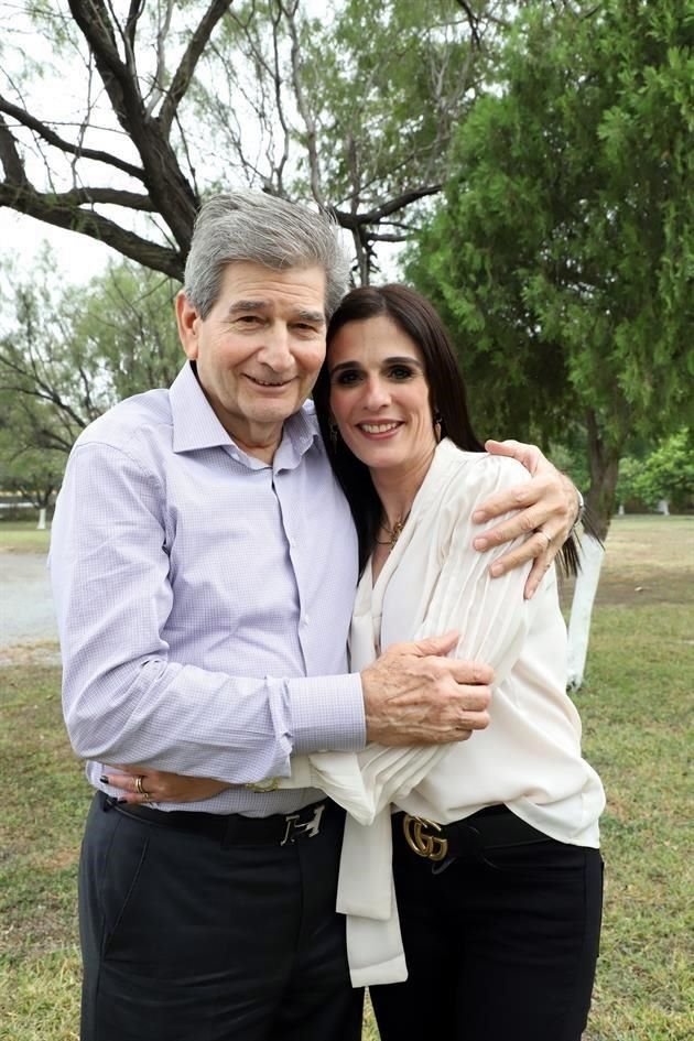 Chano Villarreal Villarreal y Miriam Villarreal de Ayala