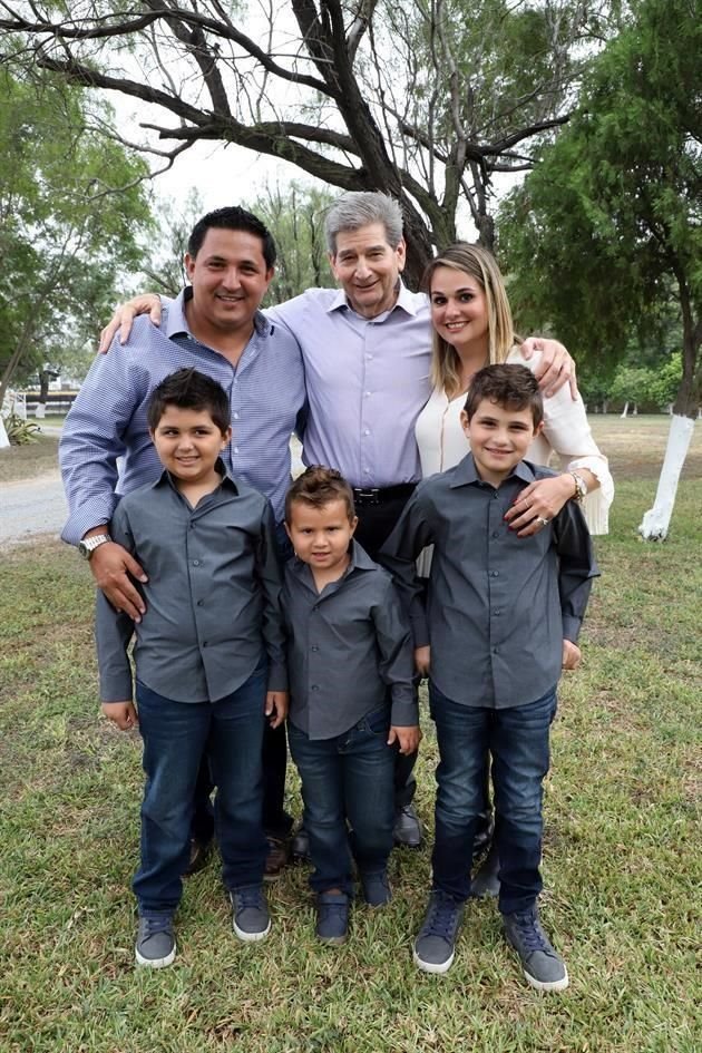 Víctor Ayala, Chano Villarreal Villarreal, Miriam Villarreal de Ayala, Mauro Ayala Villarreal, Matías Ayala Villarreal y Mateo Ayala Villarreal