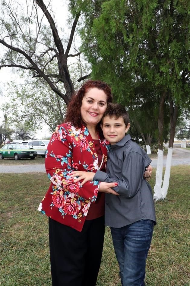 Maricela Cantú de Villarreal y Mateo Ayala Villarreal