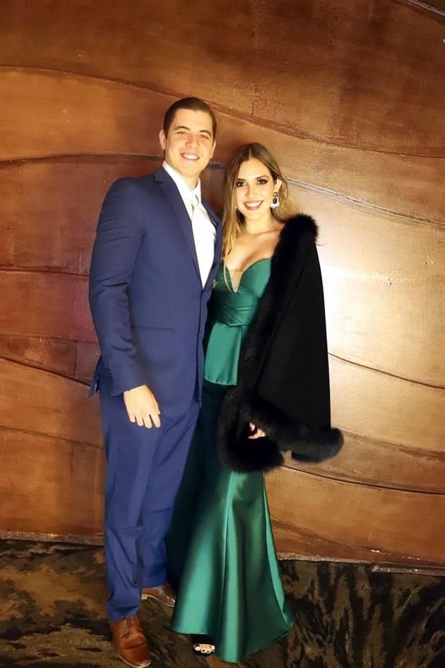 Gustavo Villalobos y Mónica Maritza López