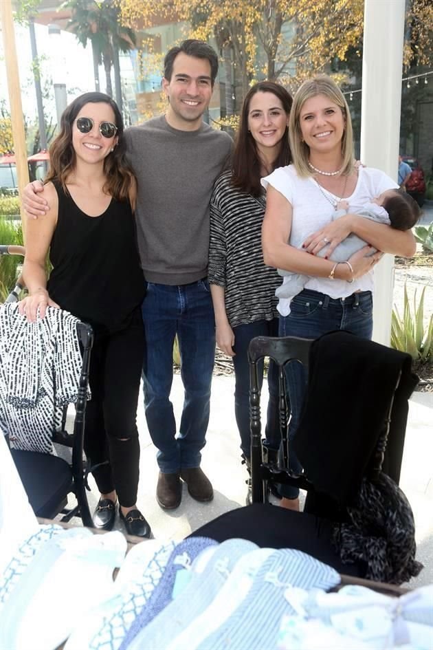 Mariale Mora, David Serna, Daniela Zambrano, Vivian Díaz y Carola Serna