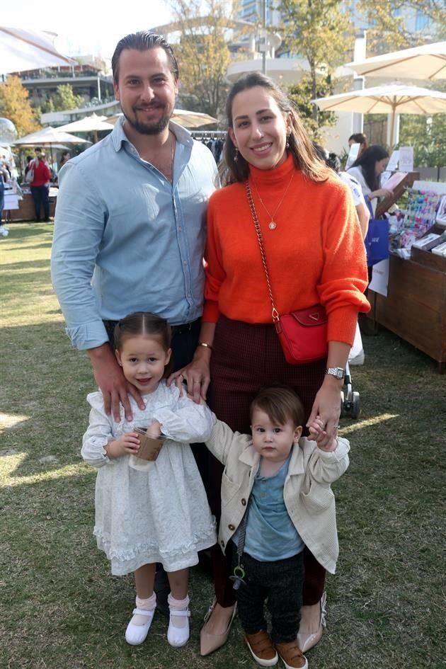 Daniel Saldña, Ana Paula Garza de Saldaña, Ana Paula Saldaña Garza y Daniel Saldaña Garza
