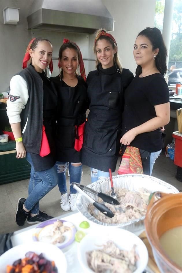 Ondina Beltrán, Lola Sahagún, Paula López y Luisa Beltrán