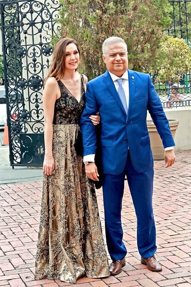 Laura Garza de Garza y Humberto Garza