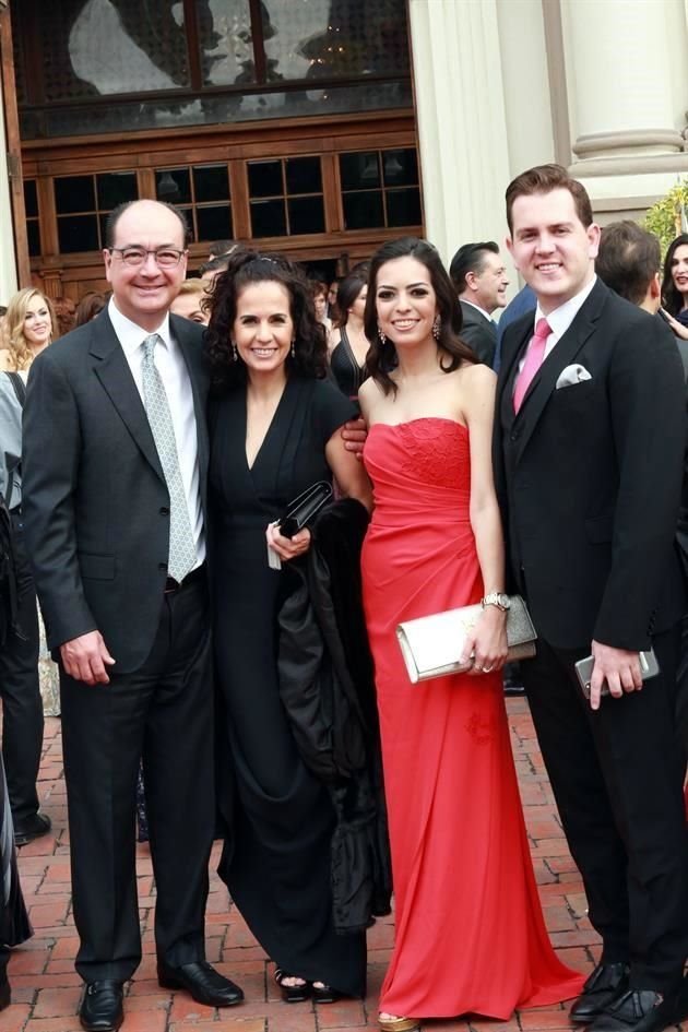 Carlos Montaño, Luly Ravizé de Montaño, Luly Montaño y Miguel Pérez Gavilán