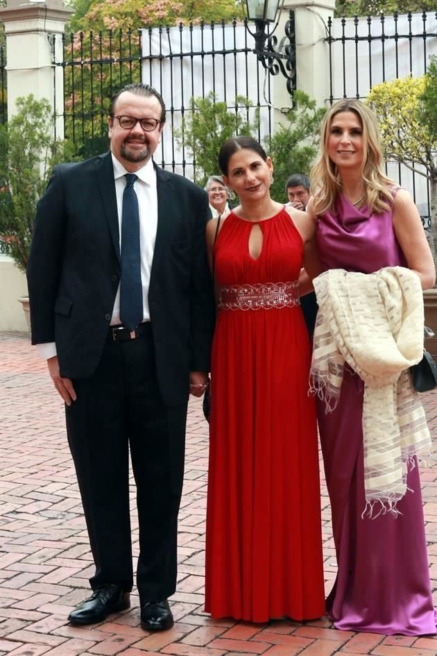 Fernando González, Mary Cruz de González y Alejandra Gómez