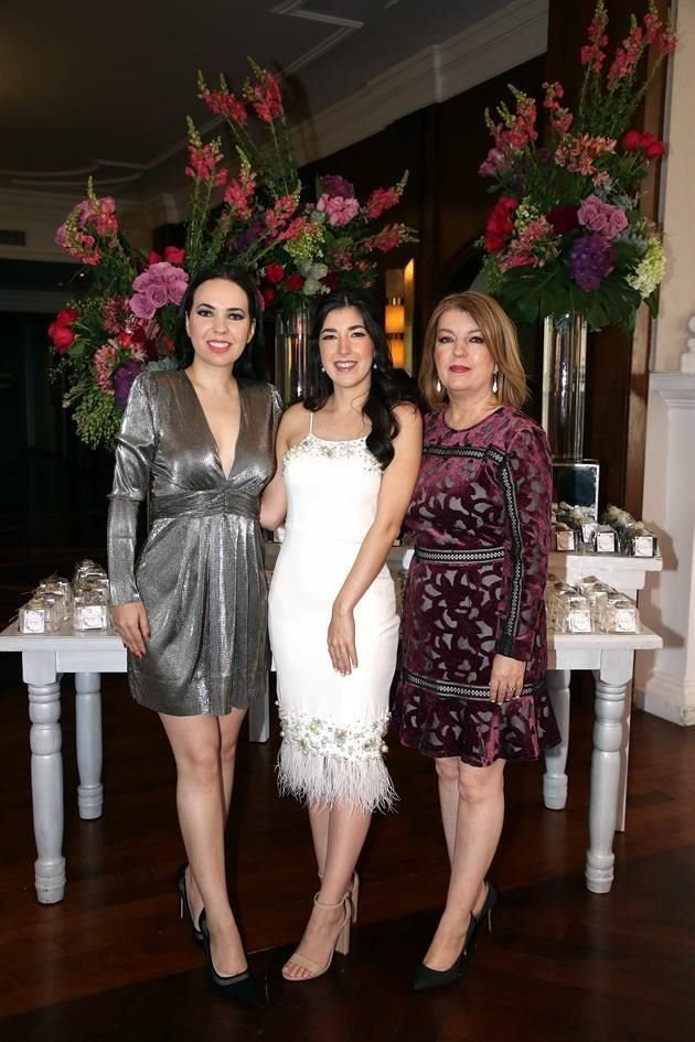 Ingrid Montemayor, Ana Karen Montemayor y Bertha Alicia Martínez de Montemayor