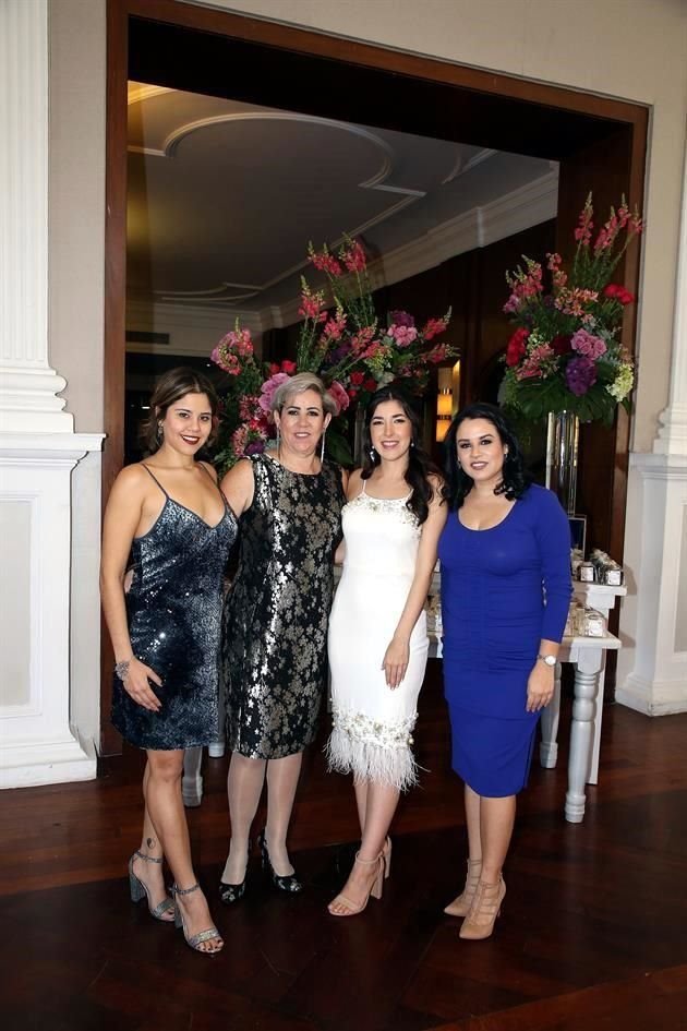 Fernanda del Ángel, María Cristina Graf de Del Ángel, Ana Karen Montemayor y Priscila del Ángel