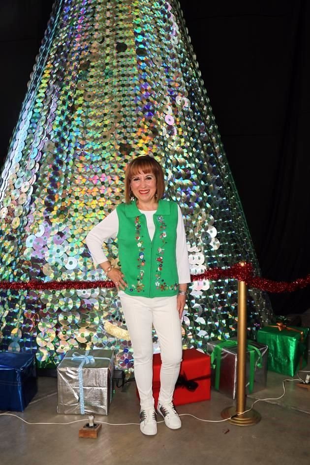 Directora Nelly Cantú de Treviño