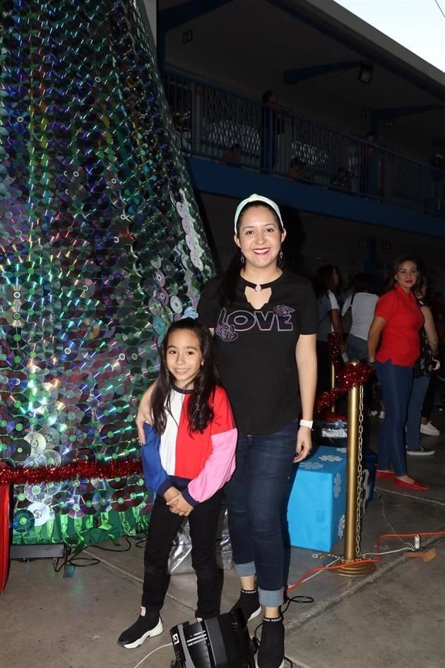 Rebecca Cisneros y Perla Karr