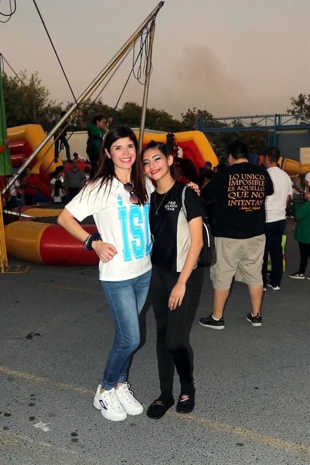 Erika Chapa y Naomi Lisa