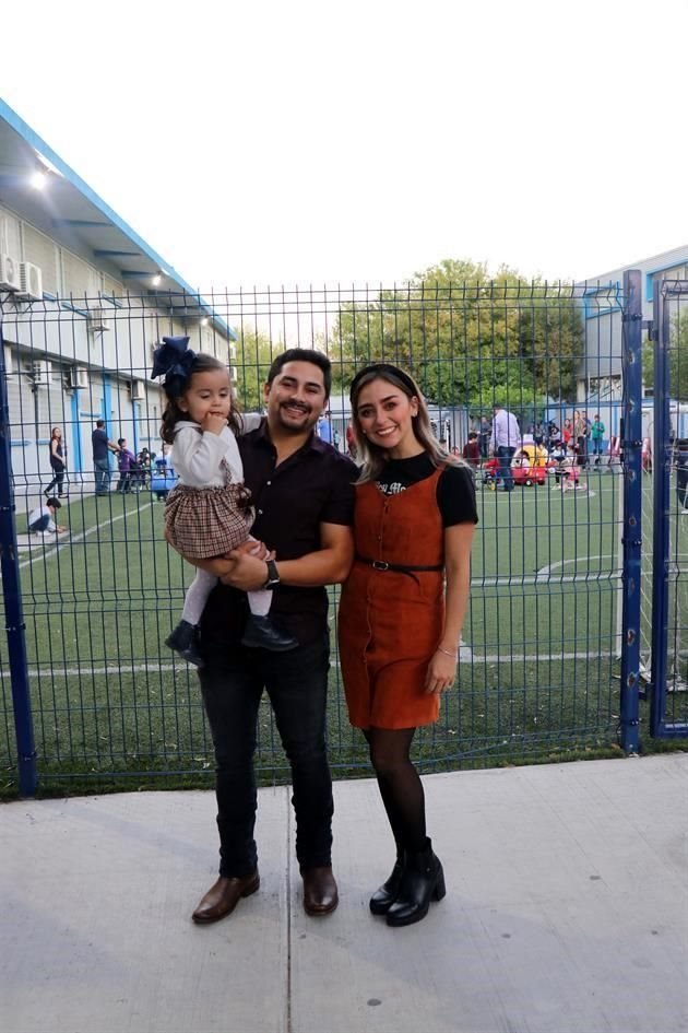 Ricardo Badillo, Valentina Badillo y Alma Patricia Villarreal de Badillo