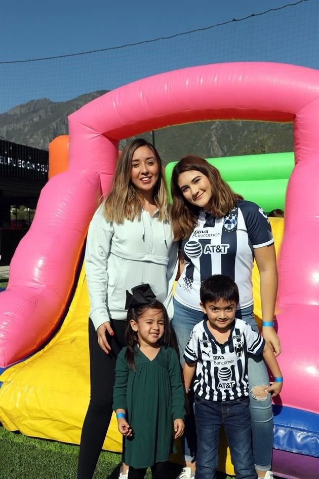 Itzel Rivera, Michelle Rendón, Daniela Rendón y Ricky Rendón
