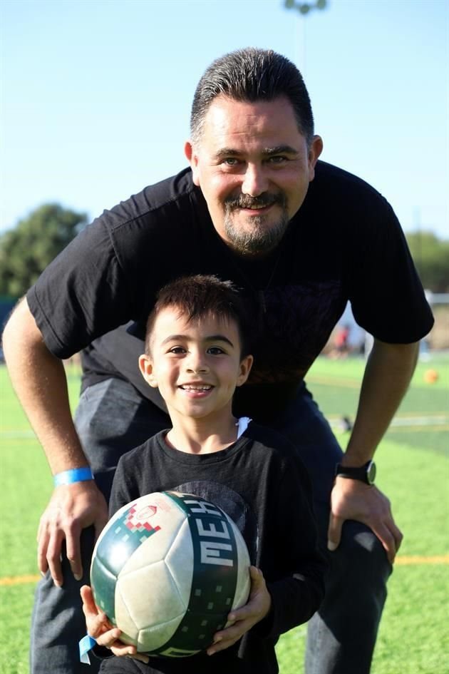 Adrián Reyes y Gael Reyes