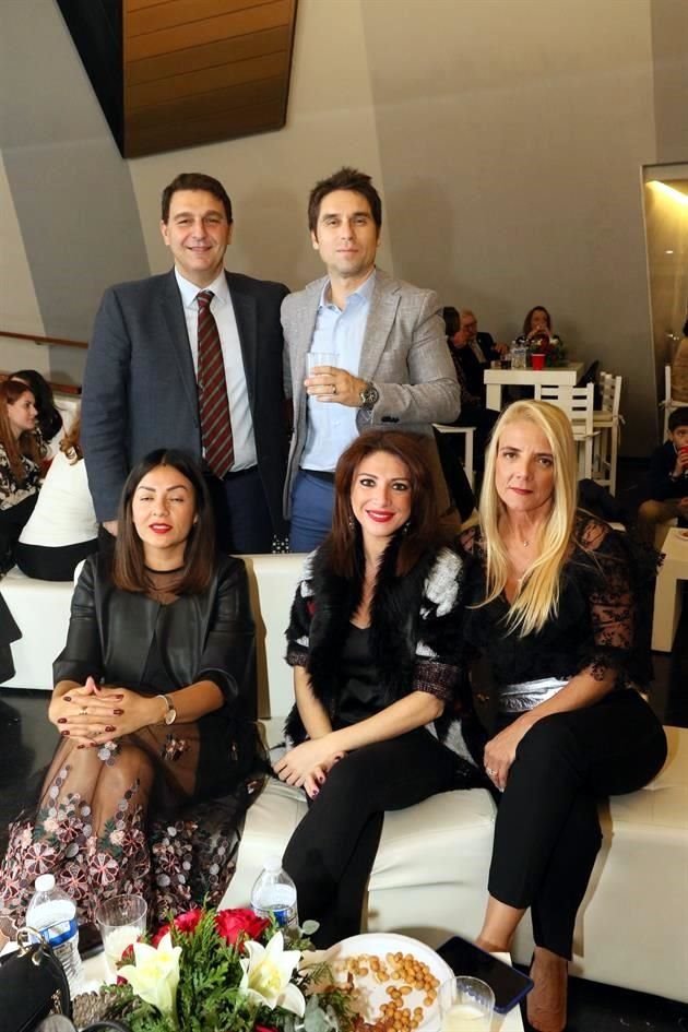 Fernando Monti, Mangia Michel, Verónica Zenteno, Nicole Bautistustir y Jimena Rodríguez