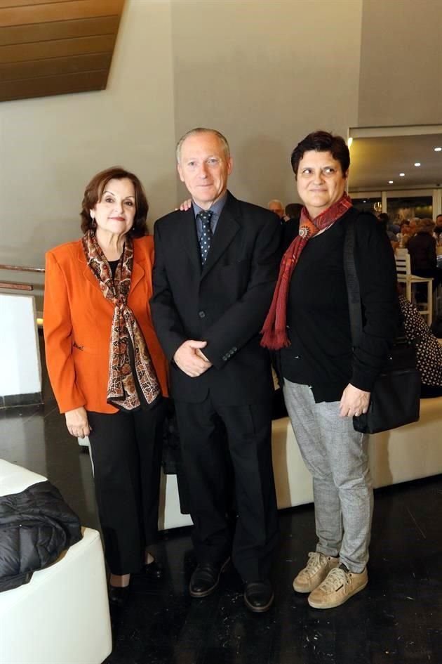 Rosalinda Lozano de Castillo, Paolo de Francesco y Paola Cancino