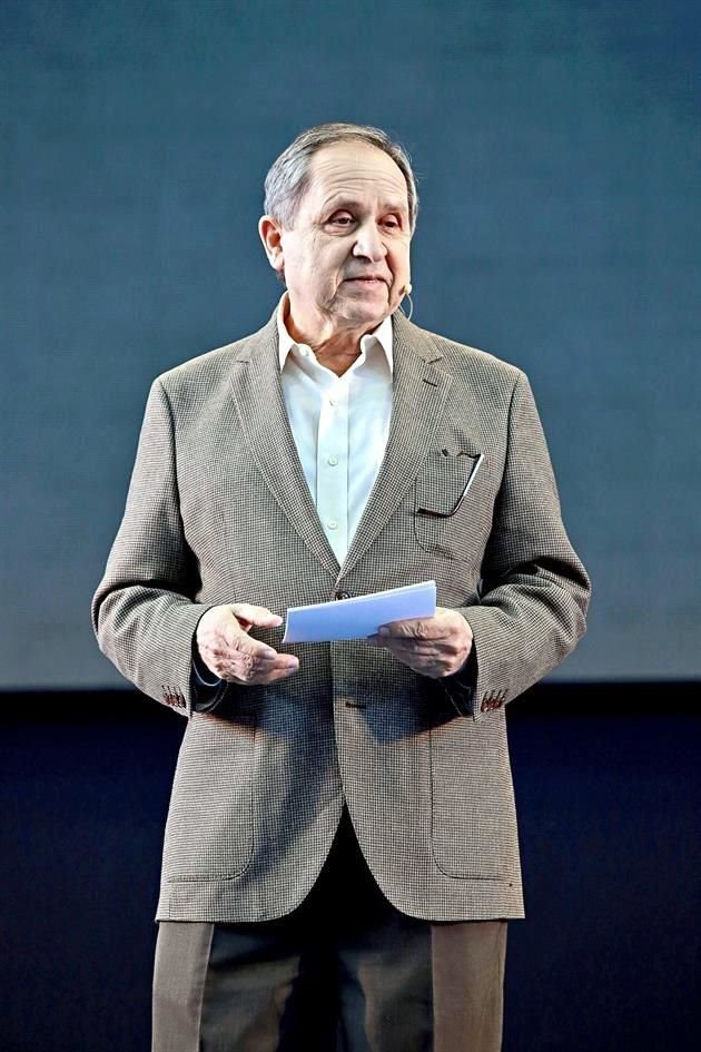 Salvador Alva, presidente del Tec, clausuró ayer el Congreso Internacional de Innovación Educativa.