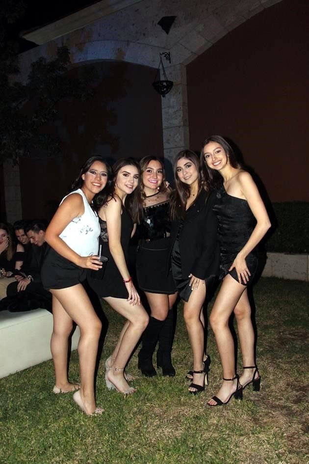 Sofía Méndez, Cristina Serna, Melissa Valdés, Daniela Martínez y Fátima Peña