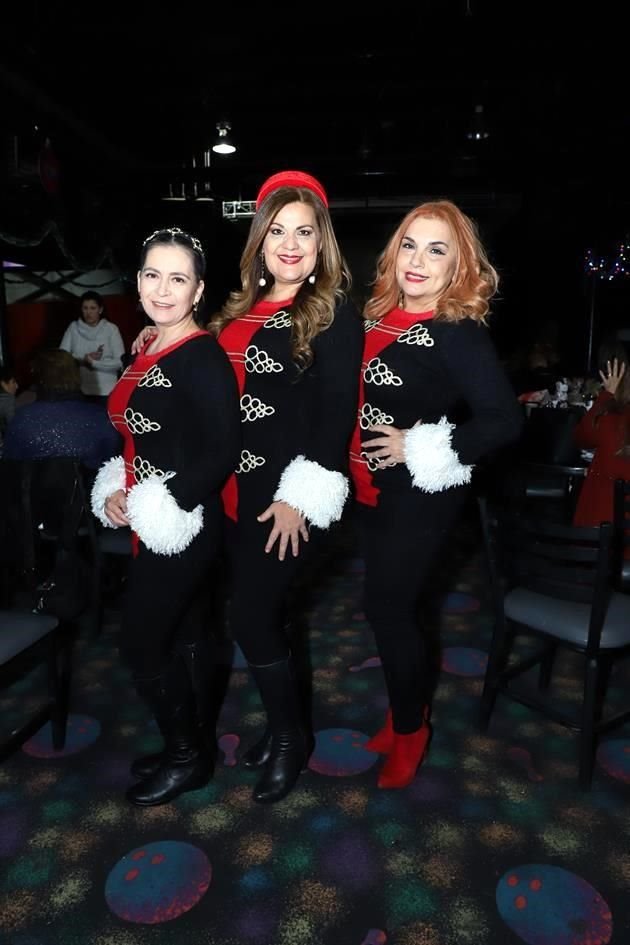 Cony Lomas, Juany Segovia y Nancy Castillo de Elizondo