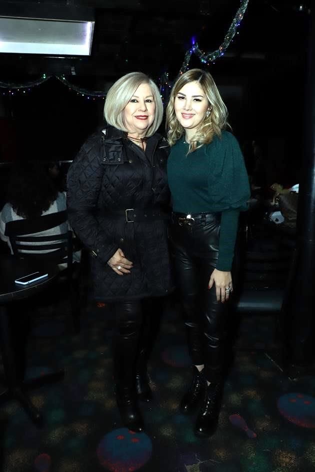 Mirna Cantú de Lazcano y Karen Lazcano de Mejía