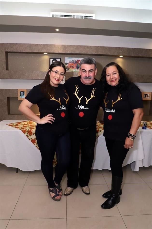 Ana Villarreal, Alfredo Villarreal y Maribel Rodríguez de Villarreal