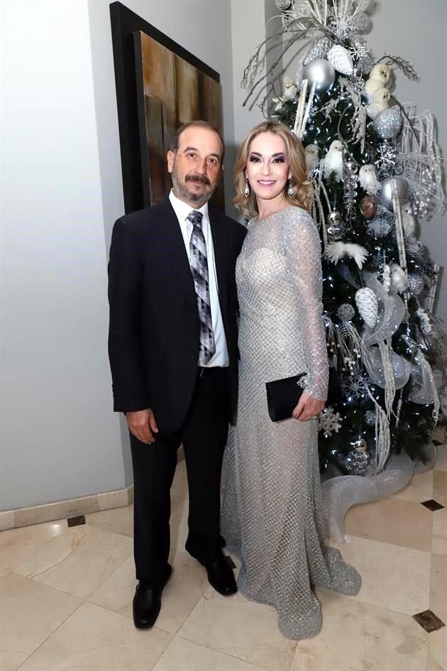 Ramiro Cruz y Linda Irasema Ábrego de Cruz