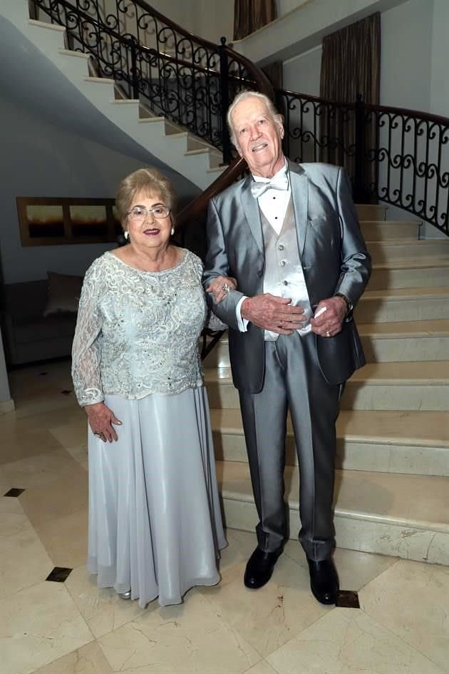 Élida González de Ábrego y Jesús Ábrego Montemayor