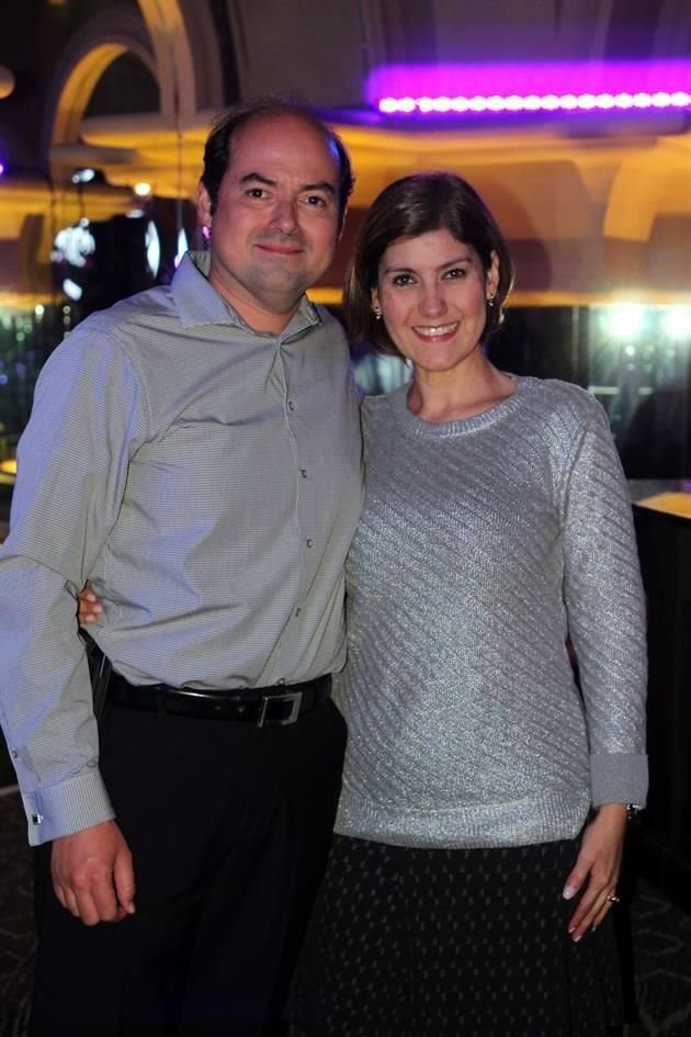 Juan de Dios Villarreal y Mireya Chapa