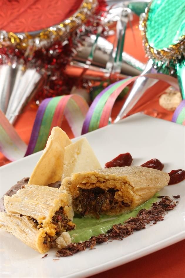 Especialidades como los tamales de chapulines serán exhibidas en el curso.
