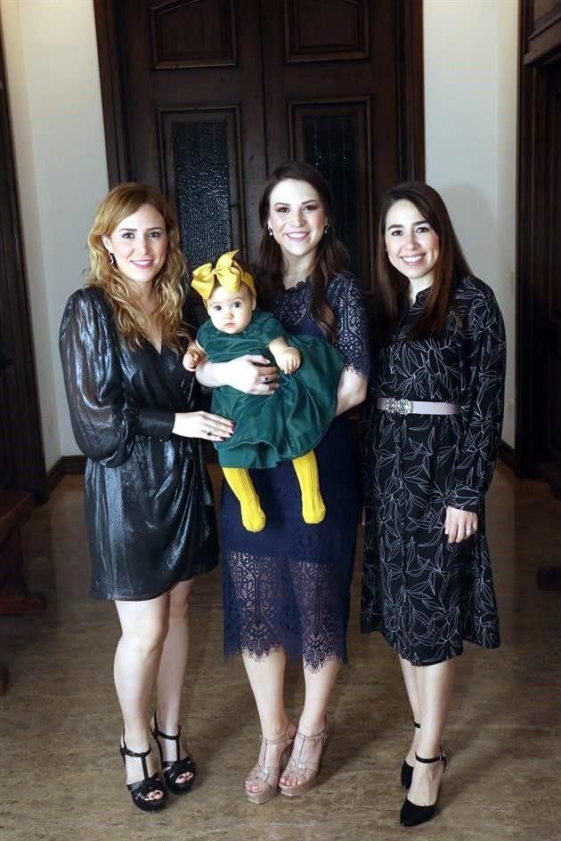 Valeria González de Chapa, la novia con Cordelia González Leal y Samantha Leal