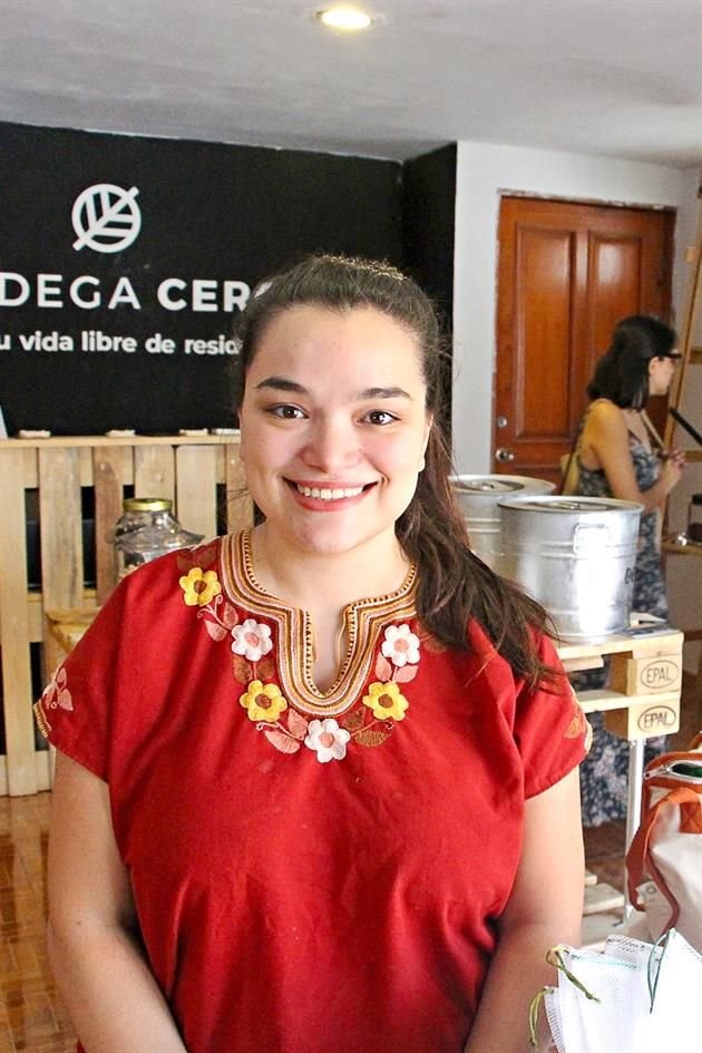 Karla González, emprendedora de la tienda es Bodega Cero.