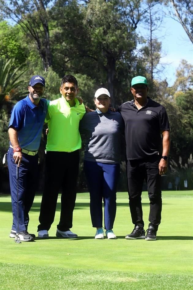 Luis García, Jorge Campos, Paola Pavón y Antonio Carlos Santos