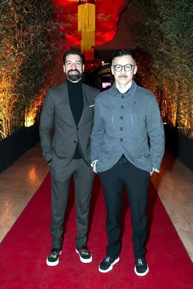 Robert Moore y Carlos Escobar