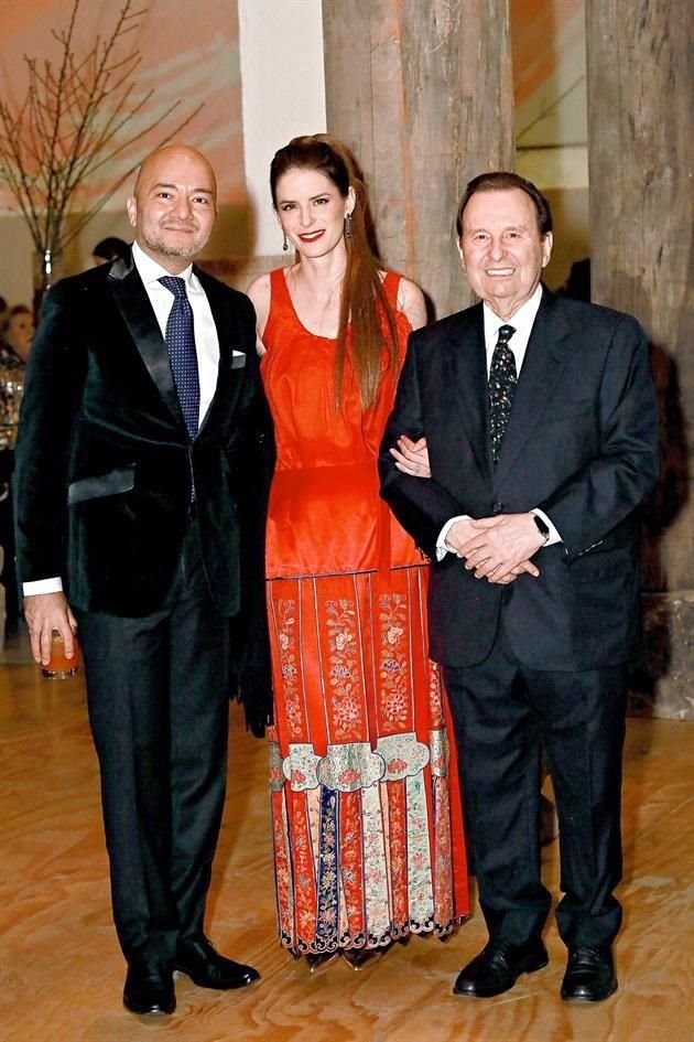Vincent Jelani, Lucía González de Jelani y Tomás González Sada