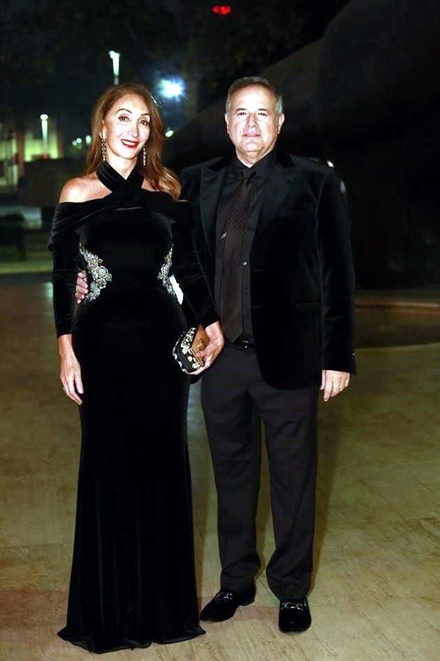 Liza Cantú de Pérez Cano y Fernando Pérez Cano
