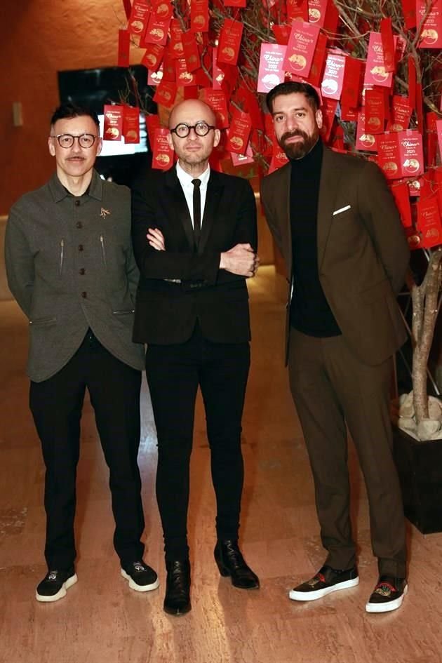 Carlos Escobar, Víctor Rodríguez y Robert Moore