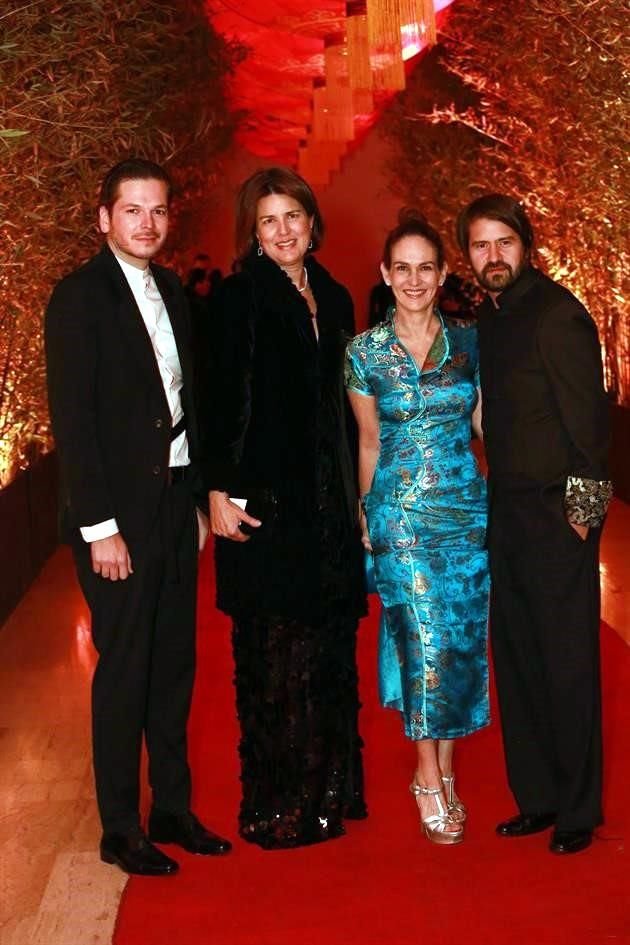 Carlos Montaño, Alejandra Santos, Paola Garduño y Lacho Villanueva