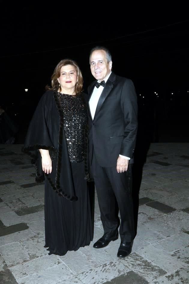 Diana Rodríguez de Hernández y Gerardo Hernández Garza