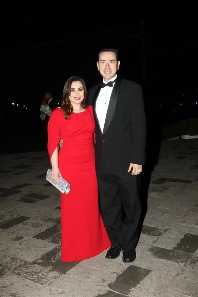 Areana Sáenz de Flores y Rodrigo Flores