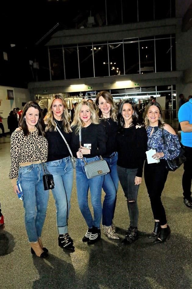 Ana Beltrán, Lisa Barraza, Nuria González, Marifer Páez, Gaby Beltrán y Adriana Beltrán