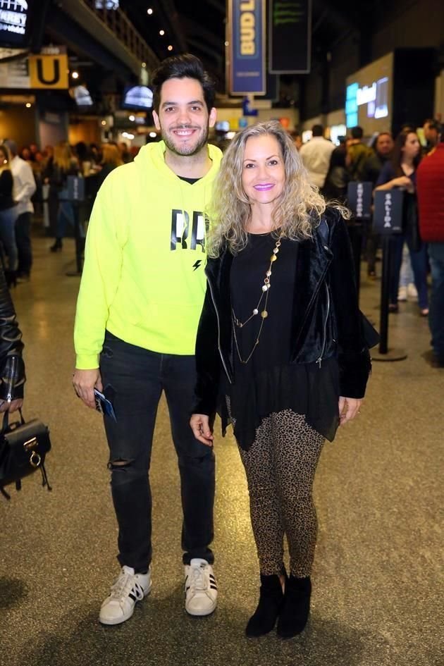 Beto Familiar y Chiquis Sánchez de Familiar