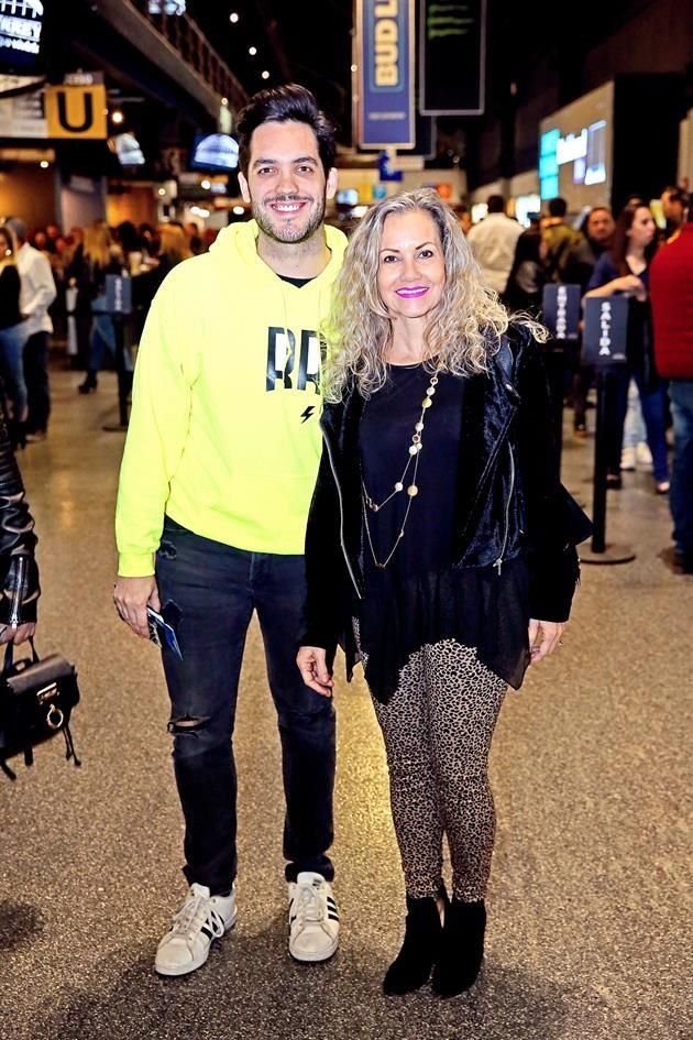 Beto Familiar y Chiquis Sánchez de Familiar
