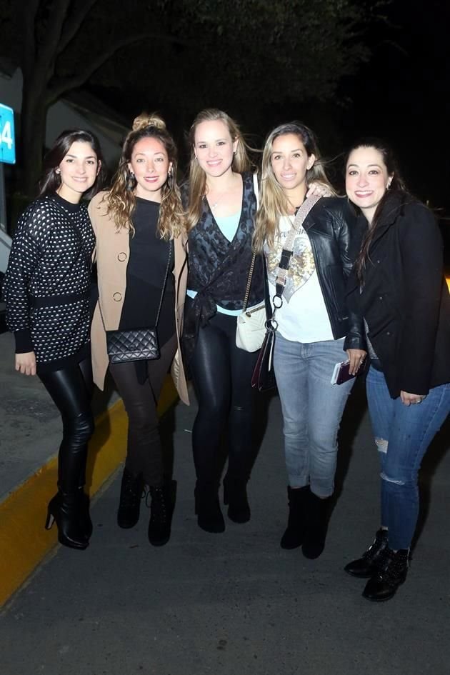 Nini Salinas, Mariana Falcón, Paulina Lozano, Adriana Sánchez y Ale Chapa