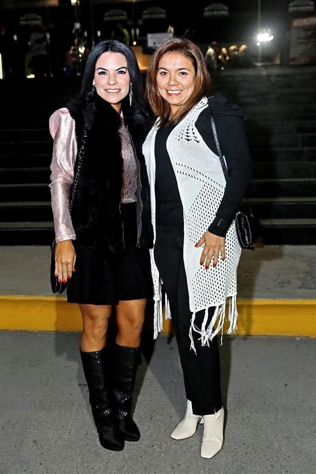 Mimis Villarreal de Sagaon y Gaby Rivera