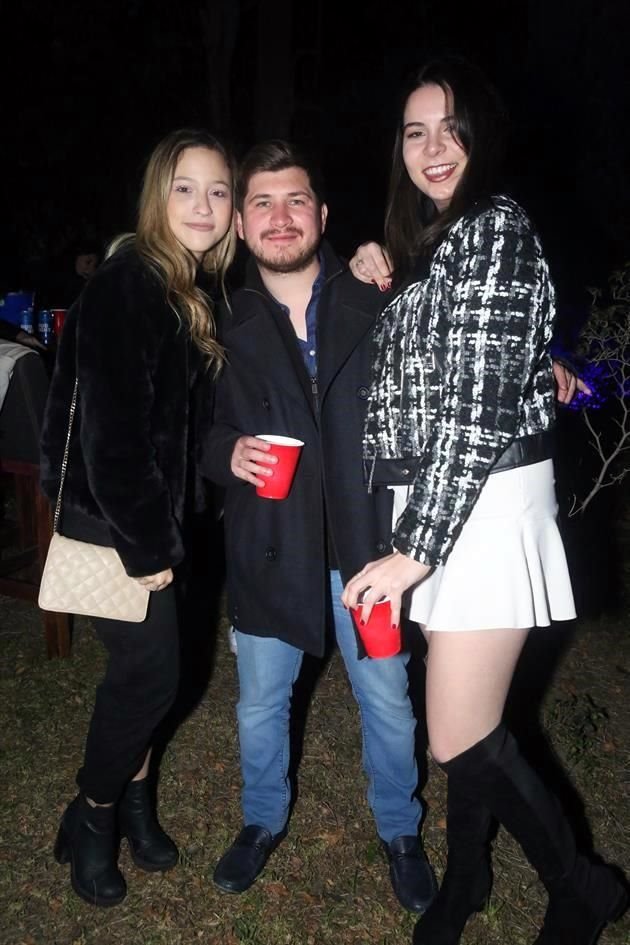Ale Camacho, Ricardo Ayala y Vale Santisteban