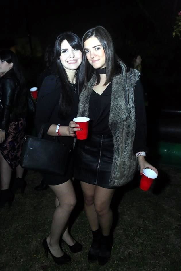 Jhoselin Martínez y Paulina Bruner