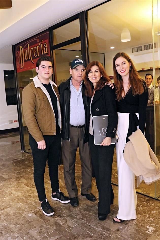 Gerardo Berazaluce, Gerardo Berazaluce, Adriana Fernández de Berazaluce y Andrea Berazaluce