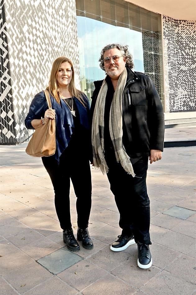 Gabriela Iza de Lozano y Javier Lozano