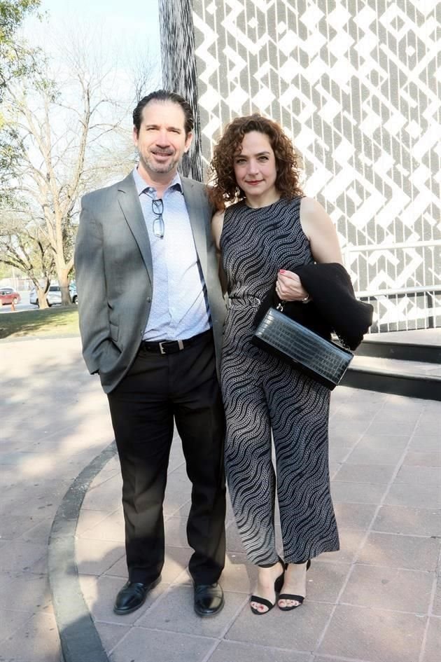 Alejandro Castro y Liliana de Castro